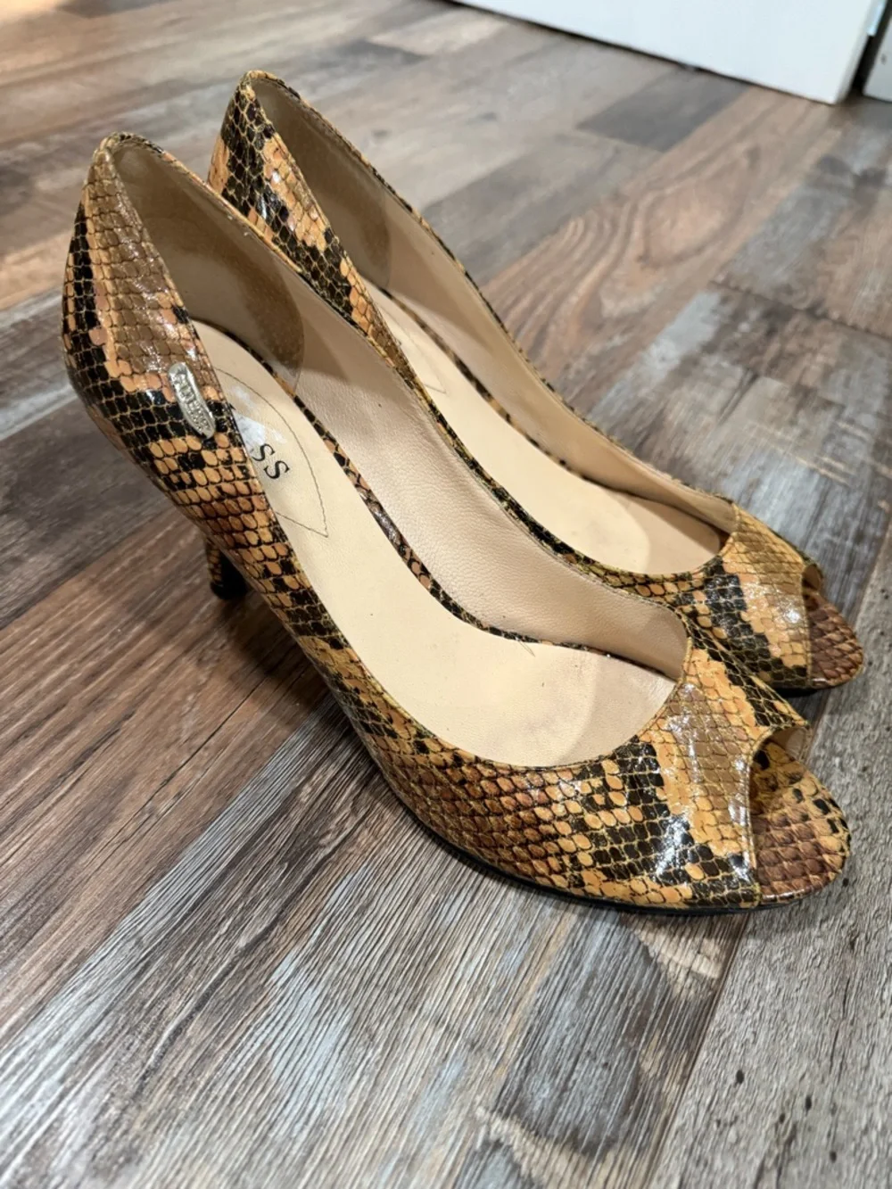 GUESS by Marciano Women’s Snakeskin Peep Toe Heels Size 9.5